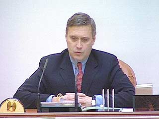 Касьянов провел в Доме правительства совещание по проекту федерального бюджета 2003 года