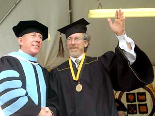 Стивен Спилберг получил диплом о высшем образовании