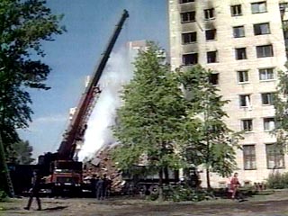 Аварийно-спасательные работы на месте рухнувшего здания в Петербурге приостановлены