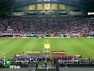 В Саппоро начался центральный матч сегодняшнего дня между сборными Англии и Аргентины