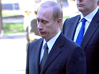 Путин принял участие в открытии Мемориальной доски первому мэру Петербурга Анатолию Собчаку