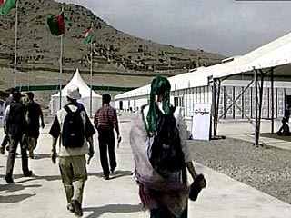 В Афганистане среди делегатов Лойя джирги нет единства в вопросе о кандидатуре на пост главы переходного правительства