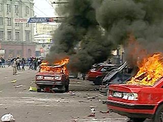 Владельцы машин, разбитых на Манежной площади, подадут в суд на правительство Москвы