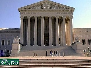 Адвокаты Джорджа Буша-младшего и Альберта Гора представили в письменной форме свои аргументы в Верховный суд США
