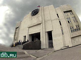 В Москве на слушаниях по делу бывшего сотрудника МИДа Валентина Моисеева, суд сегодня решил объявить перерыв на два дня. За это время судьи, по их словам, собираются изучить различные ходатайства адвокатов Моисеева