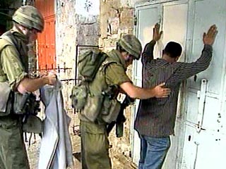 После теракта израильская полиция задержала в восточной части этого города, населенной преимущественно арабами, около тысячи палестинцев