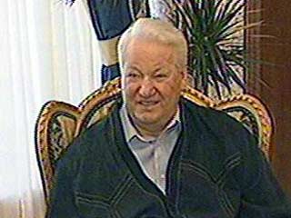 Борис Ельцин прибыл в Минск "сглаживать острые углы белорусско-российских отношений"