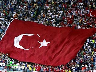 Кто руководит сборной Турции, тренер или ислам?