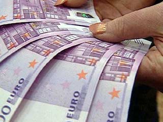 Обменный курс евро преодолел в 9 часов по среднеевропейскому времени уровень в 99 центов