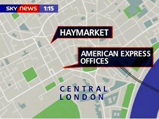 Вооруженный преступник захватил заложников в офисе компании American Express, который находится рядом с Трафальгарской площадью Лондона