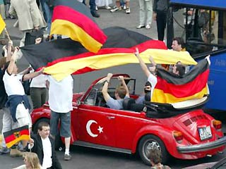 Турки ликуют на зависть немцам