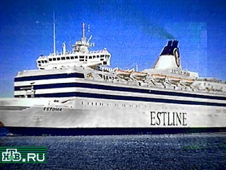 Упорные слухи о том, что "Эстония" затонула в результате взрыва появились в первые же дни после гибели парома. Утверждали это и некоторые свидетели