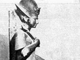 Египтянин нашел голову статуи Рамзеса II весом более 3 тонн