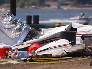 В США самолет упал на толпу отдыхающих в парке
