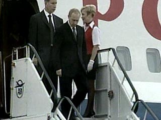 После завершения визита в Казахстан Президент России Владимир Путин прибыл в воскресенье в Ульяновск