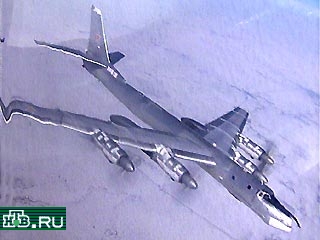 Сегодня днем представители российских ВВС заявили, что на военные базы в Арктике переброшены 7 стратегических бомбардировщиков "Ту-95МС"