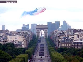 Попыткой покушения на президента Франции Жака Ширака омрачено в воскресенье празднование Дня взятия Бастилии в Париже