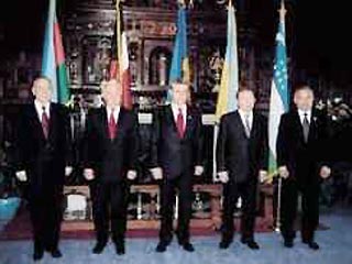 Президенты стран ГУУАМ подписали заключительное коммюнике саммита