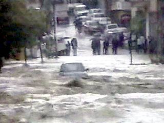 По крайней мере 16 человек погибли в результате наводнения Турции