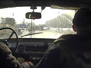 Группа вооруженных автоматами лиц обстреляла на трассе Грозный - Надтеречное автомашину, в которой ехали Нина Давыдович и ее попутчики