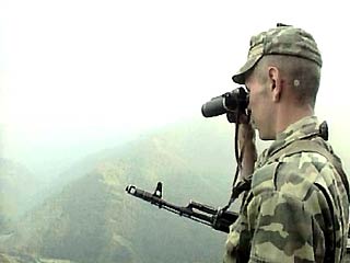 В горных районах Чечни российский пограничный наряд обнаружил вооруженную группу боевиков, которая пыталась прорваться в глубь республики