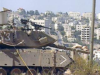 Израильские танки вошли в Сектор Газа