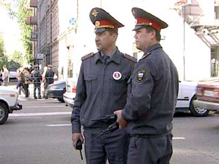 В центре Москвы житель столицы бросил кирпич в автомобиль депутата Госдумы РФ