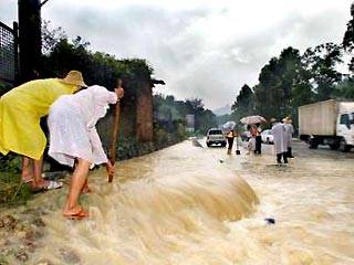 47 человек погибли в центральной китайской провинции Хунань в результате наводнений и оползней