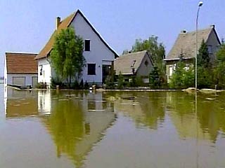 В немецком городе Магдебург на Эльбе зафиксирован рекордный за столетие уровень воды в реке