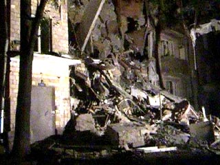 Во вторник в 23:10 в жилом доме N 32 по улице Академика Королева в квартире на втором этаже прогремел взрыв