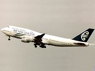 У Boieng-747 при взлете отвалилась часть крыла