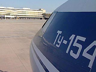 Ту-154 и автомобиль "Урал" столкнулись на взлетной полосе аэропорта Екатеринбурга