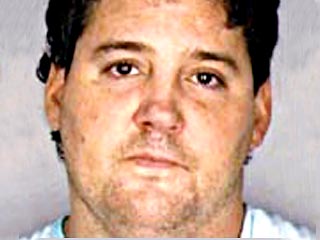 Перед судом предстанет американский врач Роберт Голдстайн, который в преддверии годовщины 11 сентября собирался устроить взрывы в нескольких исламских центрах во Флориде