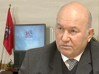Мэр Москвы Юрий Лужков против секса, лжи и насилия на телеэкранах