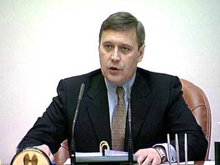 Касьянов рапортует о сокращении долгов бюджетникам