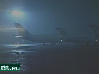 Аэропорт "Внуково" не принимает самолеты из-за плохой погоды