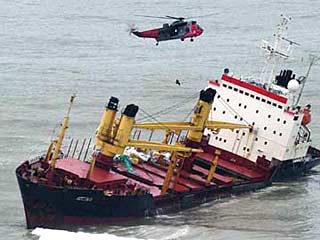 У берегов китайской провинции Гуандун затонул танкер, перевозивший 950 тонн растворителя нефти