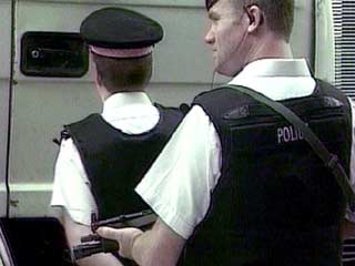 Два британских полицейских арестованы за распространение детской порнографии