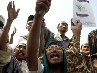 Индонезийские мусульмане протестуют