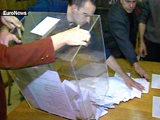 Во второй тур выборов президента Сербии вышли Коштуница и Лабус