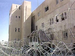 Израиль снял осаду с резиденции Арафата по просьбе США