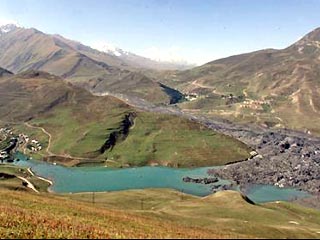 Предложения по преодолению последствий схода 20 сентября ледника Колка в Северной Осетии в понедельник должны быть представлены в российское правительство