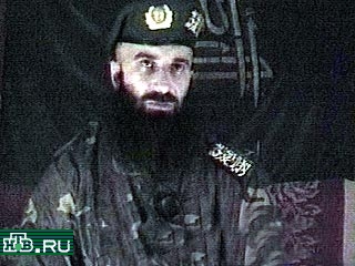 По сведениям военного командования в Чечне, за субботним взрывом в Алхан-Юрте стоят Басаев и Хаттаб