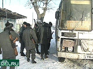По подозрению в совершении теракта в чеченском селении Алхан-Юрт задержаны четыре человека в возрасте от 20 до 30 лет