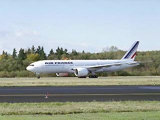 Экстренную посадку пришлось совершить в понедельник в аэропорту Торонто в Канаде самолету авиакомпании Air France