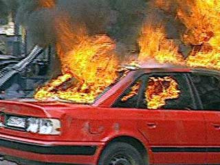 В Москве на Садовом кольце горит автомобиль