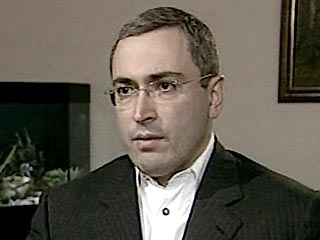 Председатель правления нефтяной компании ЮКОС Михаил Ходорковский оценил консолидированную стоимость 100% акций "Славнефти" в 3 миллиарда долларов
