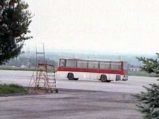 26 мая 1994 года в районе селения Кинжал (Ставропольский край)четверо вооруженных чеченцев захватили рейсовый автобус Владикавказ - Ставрополь