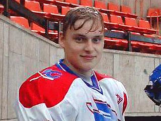Антон Волченков набирает первые очки в НХЛ
