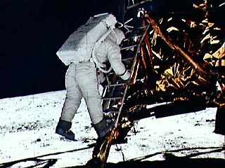 NASA пошло на непредвиденные расходы, чтобы раз и навсегда доказать, что высадка американцев на Луне не вымысел
